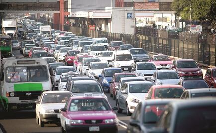 Hoy no circulan los automóviles con engomado rojo