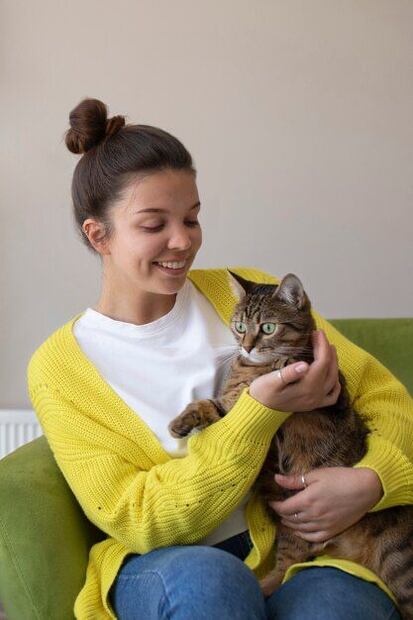 Los gatos son animales sensibles a los cambios de temperatura. Fuente: Freepik.