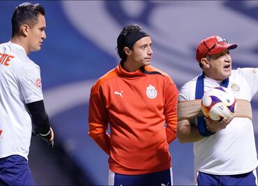 Las Chivas se quedan sin uno de sus porteros