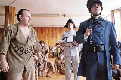 Los Miserables busca encantar a jóvenes