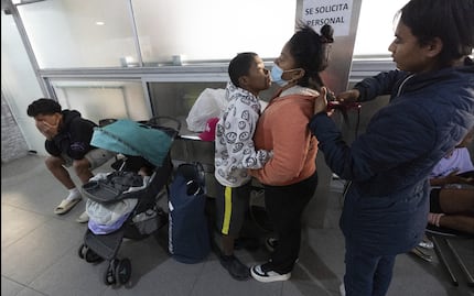 FOTOS: Migrantes varados en Tijuana buscan un nuevo comienzo en México