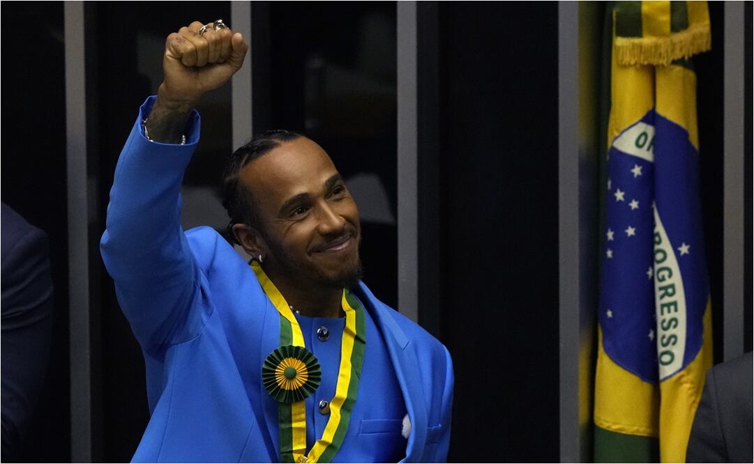 Lewis Hamilton sonriente por ser nuevo ciudadano de Brasil / Foto: AP