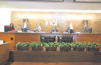 INAI alerta de riesgos por compartir fotos de niños en redes