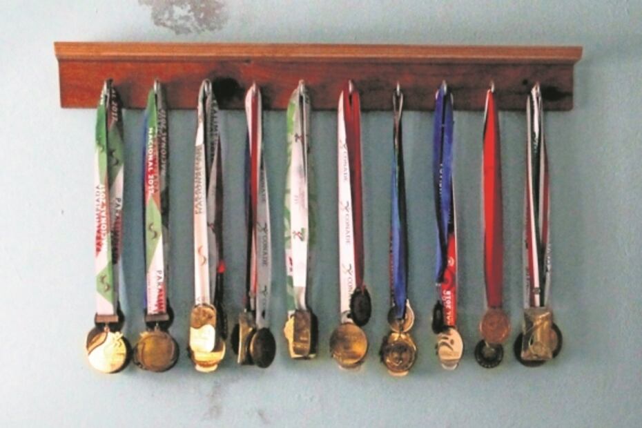 Con espalda bífida, vence los prejuicios gracias a la natación