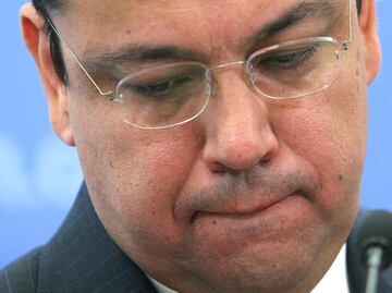 A scandalous resignation