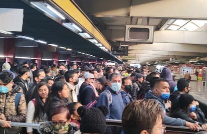 ¿Vas tarde? Reportan retrasos y alta afluencia en la Línea 3 del Metro CDMX 