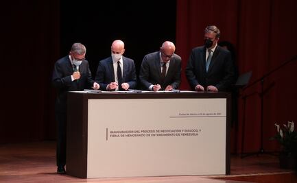 Gobierno y oposición de Venezuela firman acuerdo para inicio de diálogo