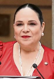 Ahora senadores le piden cambiar nombre al Zócalo