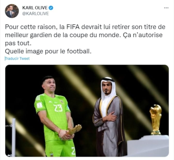 Diputado francés pide a FIFA quitarle al 'Dibu' Martínez el Guante de Oro por su celebración