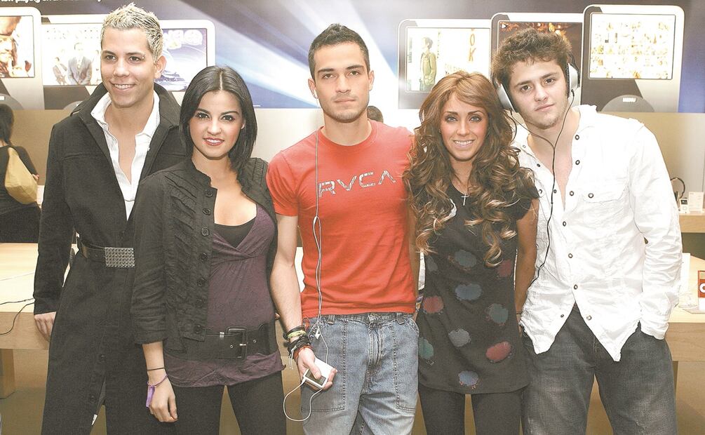 Con Anahí mantuvo un romance mientras ambos formaban parte de la telenovela "Rebelde" y el grupo "RBD". Foto: AP