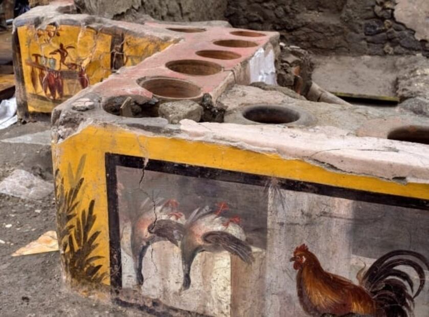 Descubren en Pompeya un "restaurante" aún con alimentos y los orígenes de la comida para llevar