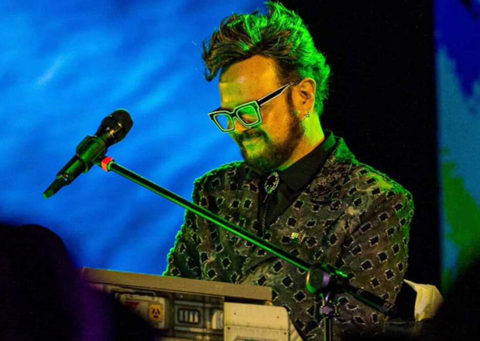 Aleks Syntek habla del motivo por el que pospuso su gira.
Foto: Instagram