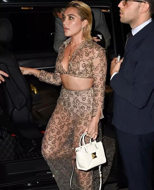 Florence Pugh vuelve a sorprender con un look con transparencias