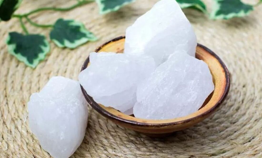 Piedra alumbre. Fuente: Twitter @Curiotweet1