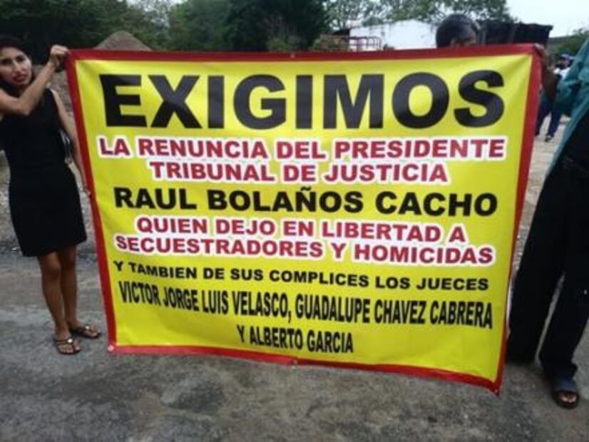 Bloquean carretera en Oaxaca por liberación de presunto secuestrador y homicida