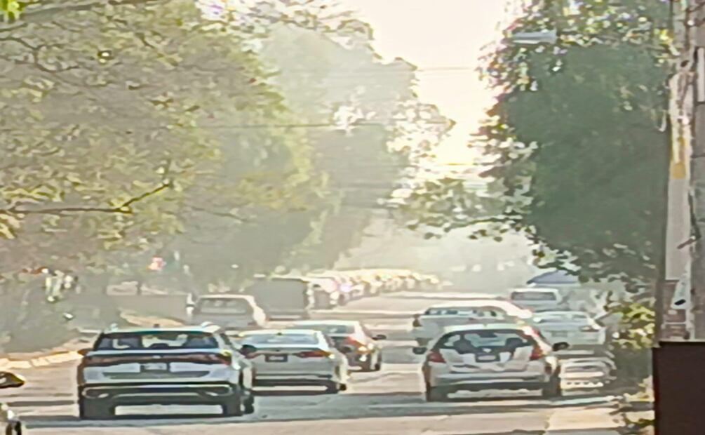 Incendio en Echegaray y Satélite cubre la mañana con humo, afectando especialmente adultos mayores. Foto: Especial