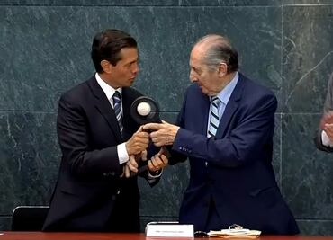 Eduardo Lizalde recibe el Premio Internacional Carlos Fuentes