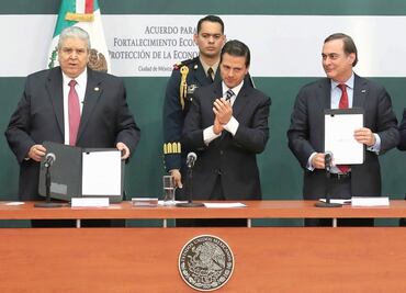 Buscan con pacto parar alzas por gasolinazo