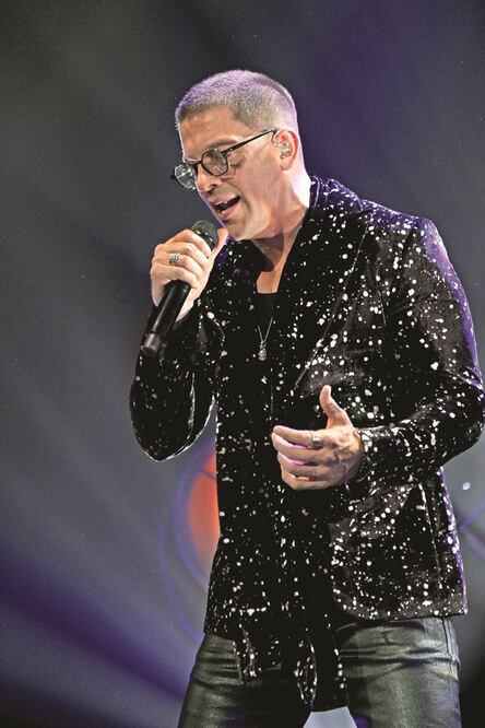 El artista festejó 17 años de carrera con un Teatro Metropólitan lleno. SALVADOR BONILLA. OCESA