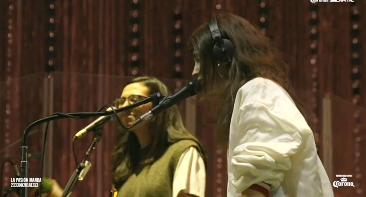 Clairo en el escenario Corona del Corona Capital.
Foto: Facebook