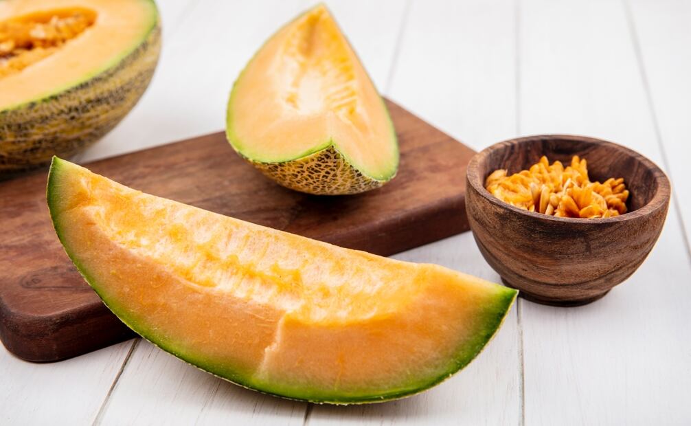 Las semillas del melón también albergan nutrientes. Foto: Freepik