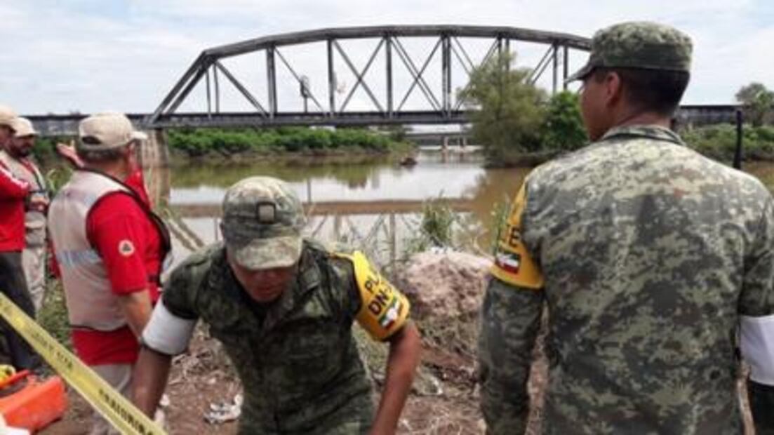 Hallan cuerpo de una de las 3 mujeres arrastradas por un río en Culiacán