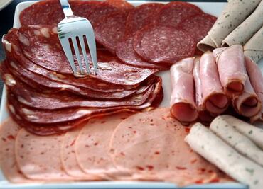 Por qué el jamón y otras carnes frías se ponen babosas