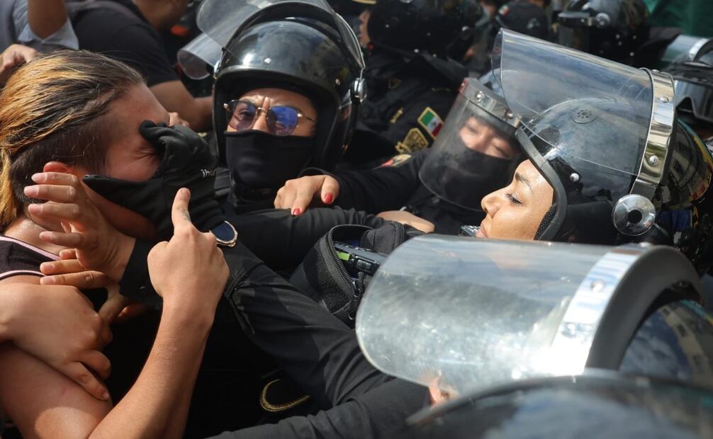 Diversas instancias del gobierno de la Ciudad de México acompañaron en todo momento el desarrollo de la marcha. Foto: Gabriel Pano.