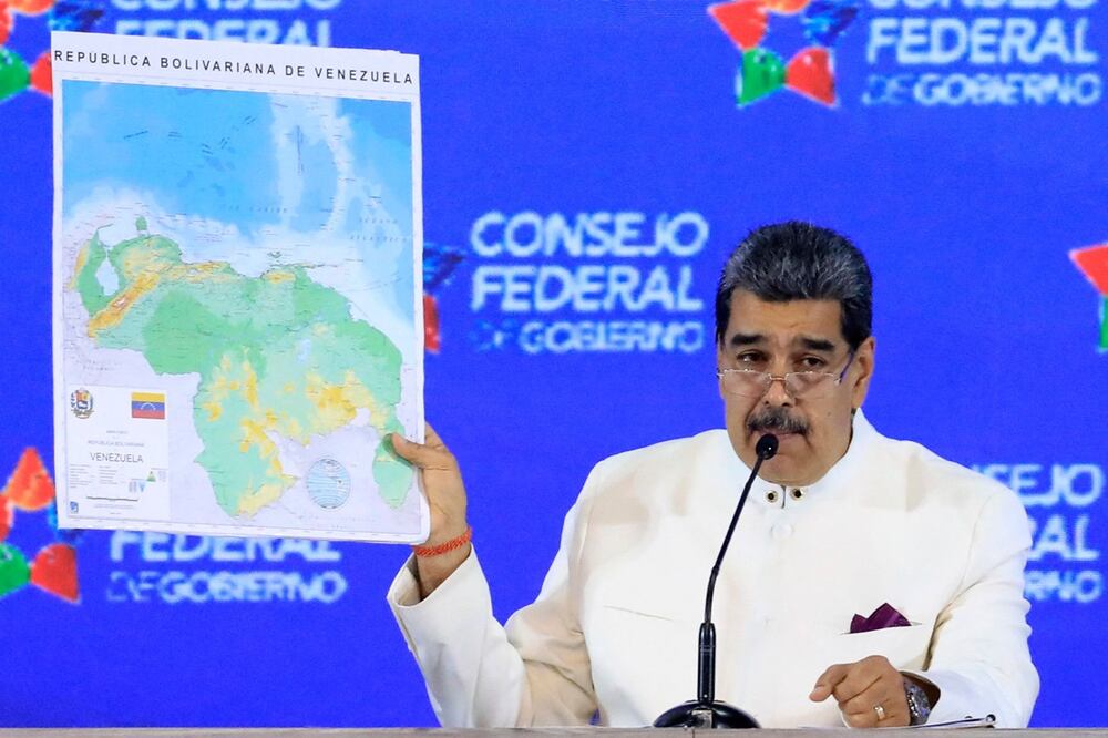 El presidente de Venezuela, Nicolás Maduro, durante una reunión de la Asamblea del Consejo Federal de Gobierno en el Palacio Presidencial de Miraflores, en Caracas, el 5 de diciembre de 2023. Foto: AFP
