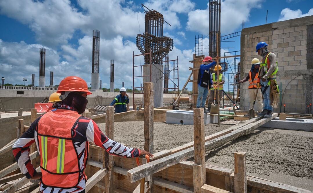 Los sectores económicos con el mayor crecimiento porcentual anual en puestos de trabajo son el de la construcción con 8.1%, transportes y comunicaciones con 6.3% y comercio con 3.9%. Foto: Especial