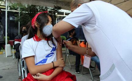 Aplica el Issste vacunas contra Covid-19 a adolescentes de 12 a 14 años