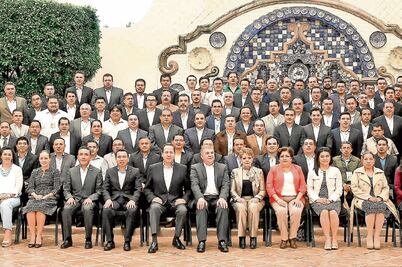 Pide Eruviel revisar a mandos policiacos