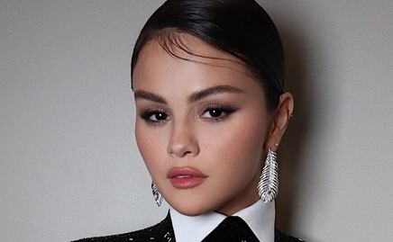 Selena Gomez y Benny Blanco visten trajes iguales en una revista