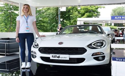 Manual de Fiat recomendaba "copilota con lindas piernas"