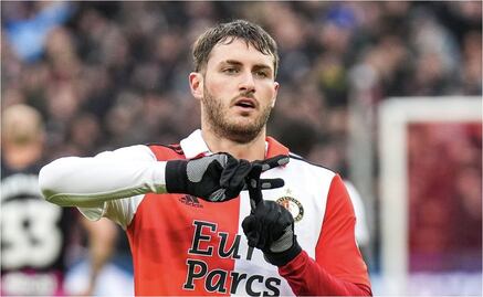 Feyenoord felicita a Santiago Giménez por igualar marca histórica del equipo