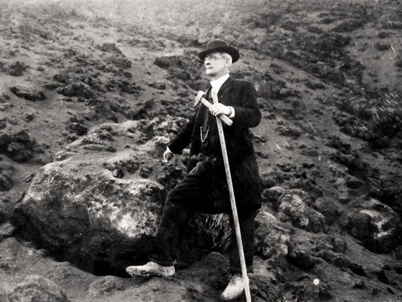 El sacerdote Giuseppe Mercalli, vulcanólogo y sismólogo fue el creador de una escala para medir sismos que lleva su nombre. Esta escala se dio a conocer en 1902, fue modificada y traducida al inglés en 1931 cambiando su nombre a Escala Mercalli Modificada, aunque esta escala haya sido reemplazada por la escala de Richter aun sigue vigente entre la comunidad científica. Foto: Wikimedia Commons/ Especial.