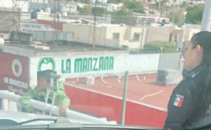Policía salva a jovencito que amenazaba con arrojarse de un puente