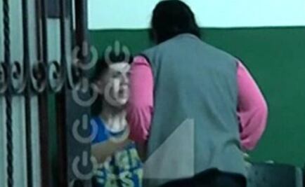 Madre da paliza a su hijo detenido por robar celular en Perú