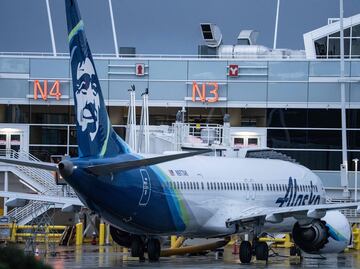 Investigación de aviones Boeing revela pernos sueltos de las puertas, dice United Airlines