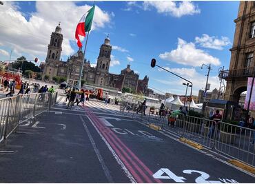 Preparan últimos detalles para la llegada de corredores al Zócalo por el XL Maratón de la CDMX