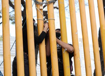 Estudiantes de prepa 7 amagan con sostener paro hasta que haya maestros sancionados
