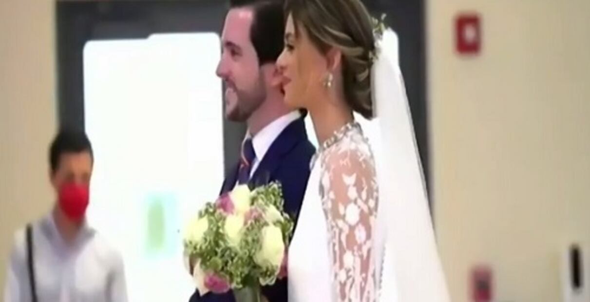 Toño Mauri entrega a su hija en el altar tras su milagrosa recuperación del Covid 