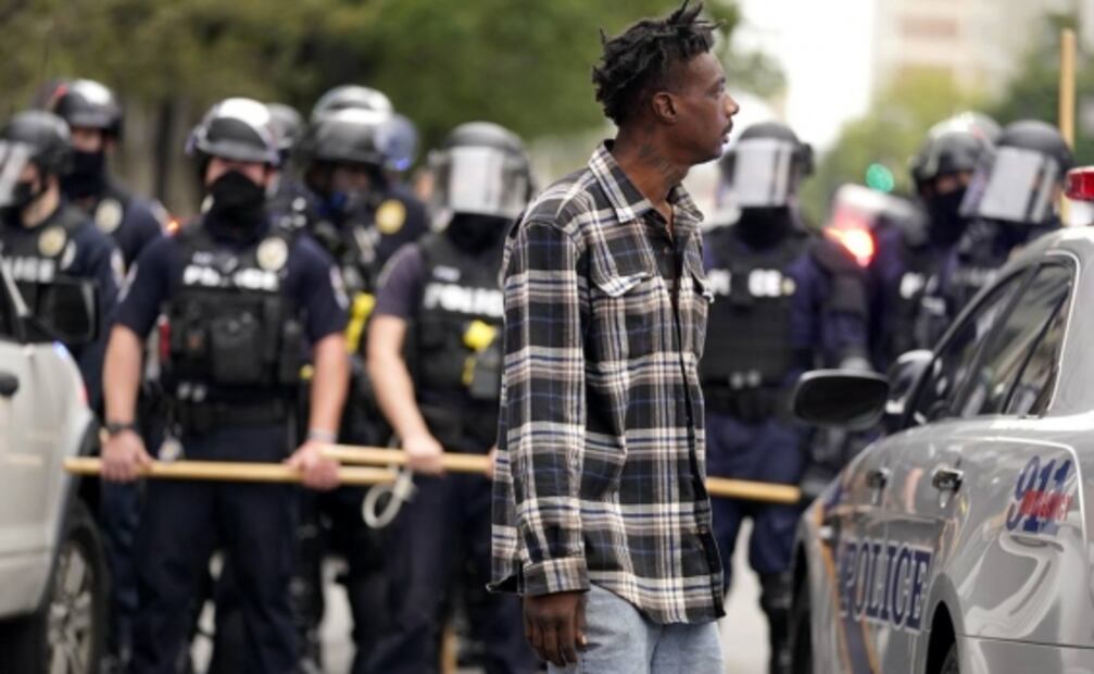 Registran protestas en EU por ausencia de cargos en la muerte de Breonna Taylor