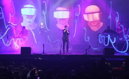 Moenia hizo contacto con fans en el Metropolitan y provoca euforia