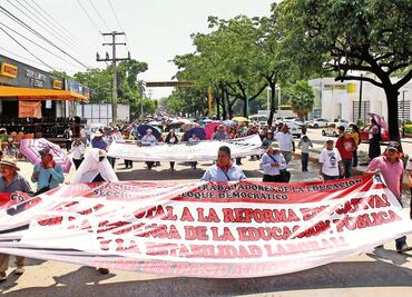 Descontarán salarios a maestros faltistas en Chiapas