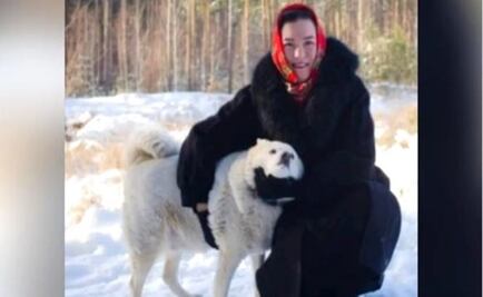 Guerra en Ucrania obliga a familia a abandonar a su perrito en casa y al volver los estaba esperando