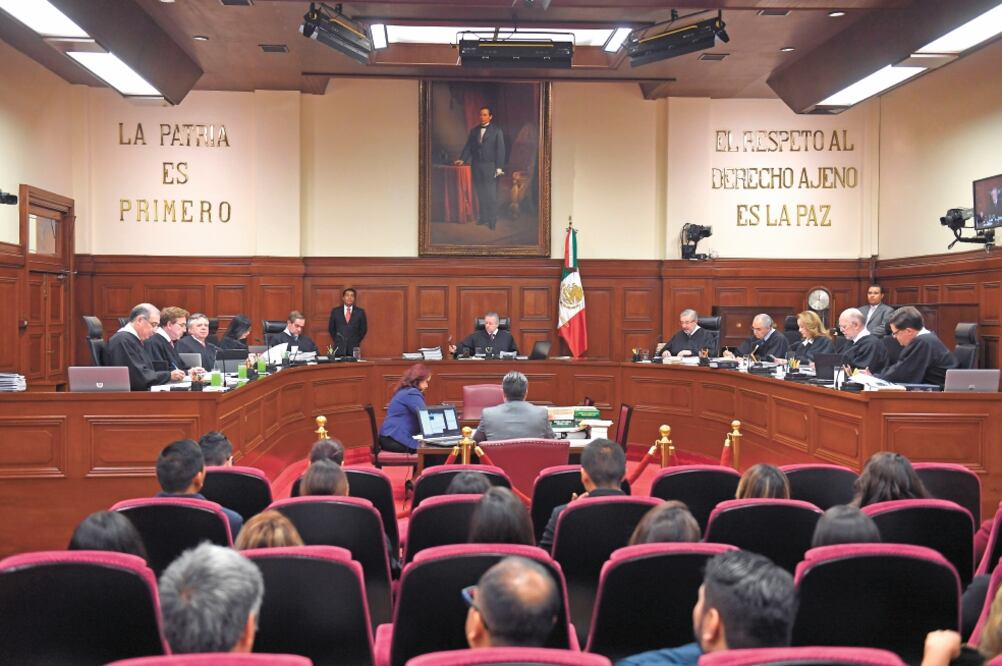 Expertos confían en que el Senado y el máximo tribunal impedirán cualquier imposición del presidente Andrés Manuel López Obrador. Foto: Archivo. EL UNIVERSAL