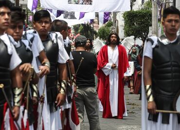 Termina recorrido de Pasión de Cristo por 8 barrios de Iztapalapa