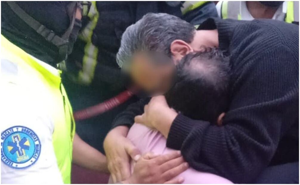 Paramédicos del ERUM salvan la vida de un hombre de 35 años. Foto: Especial