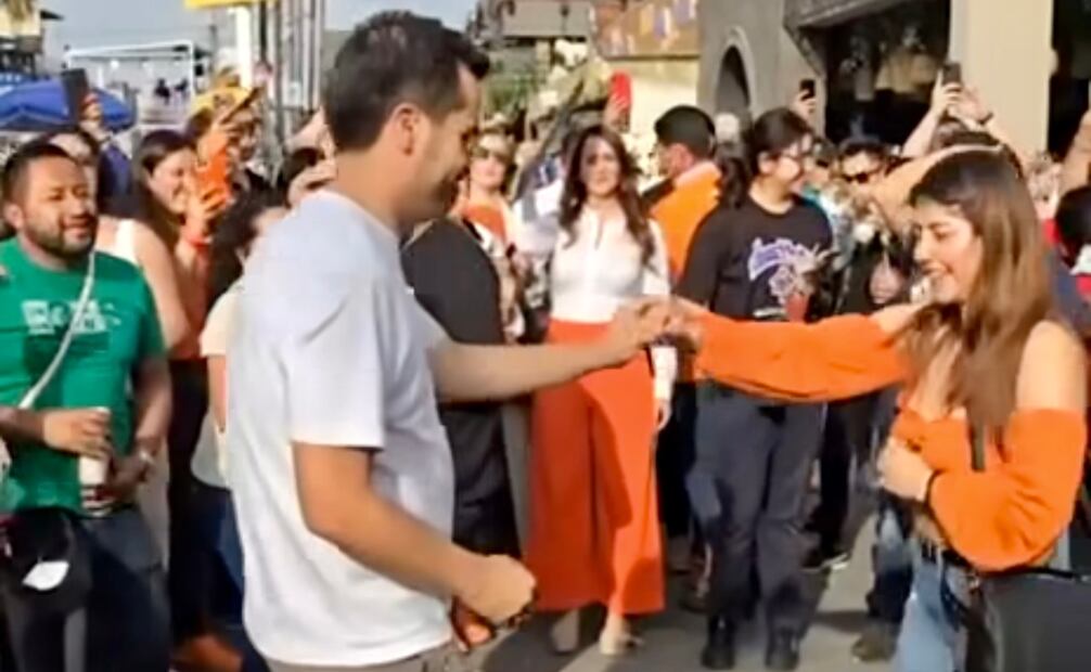 Jorge Álvarez Máynez bailando en Aguas Calientes. Foto: Especial